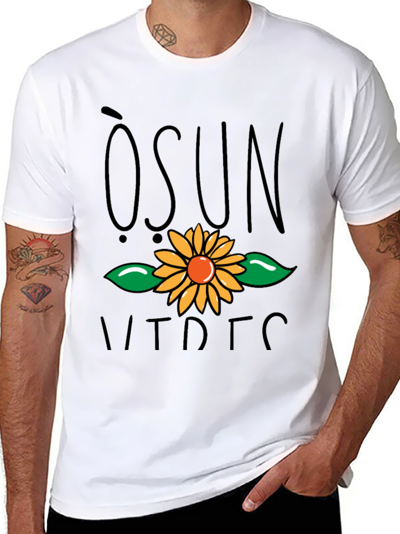 Camiseta Negra con Diseño Floral - Moda Casual
