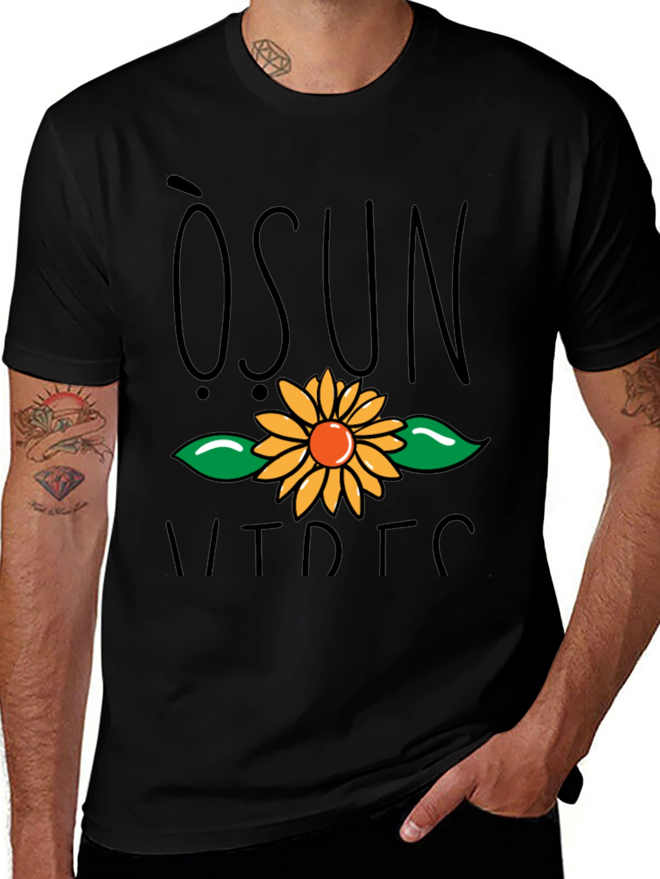 Camiseta Negra con Diseño Floral - Moda Casual