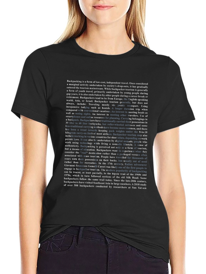 Camiseta Negra con Texto sobre Mochileros