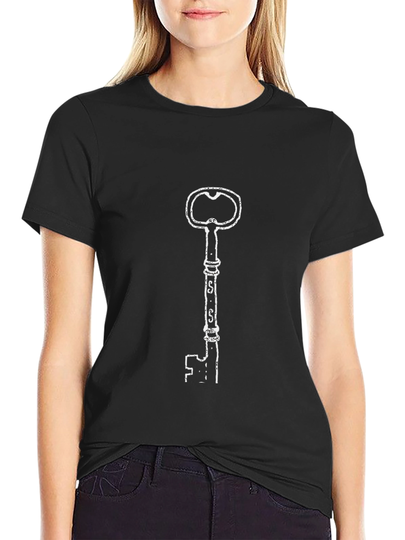 Camiseta Negra con Diseño de Llave Antigua