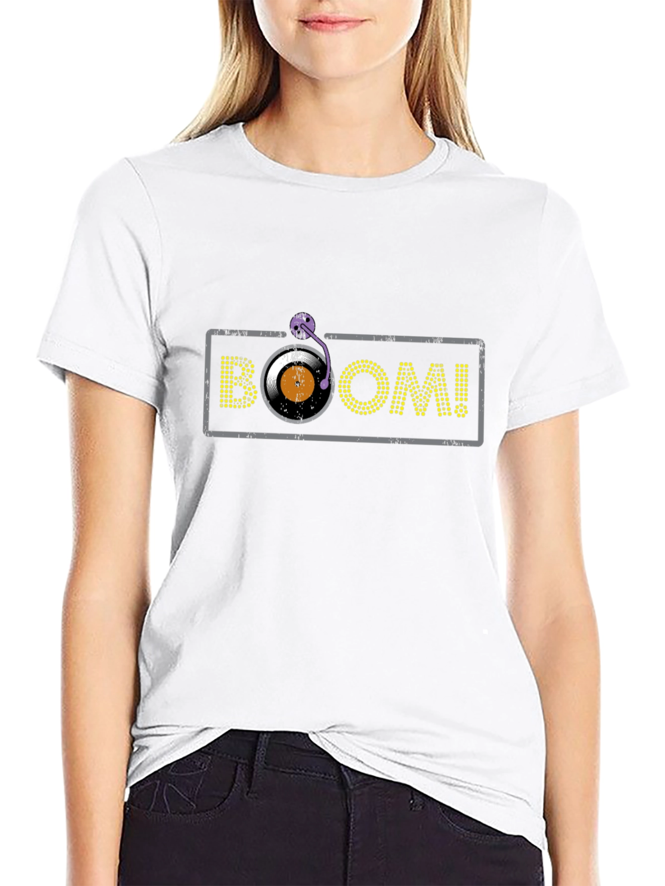 Camiseta Negra con Diseño BOOM! de Vinilo
