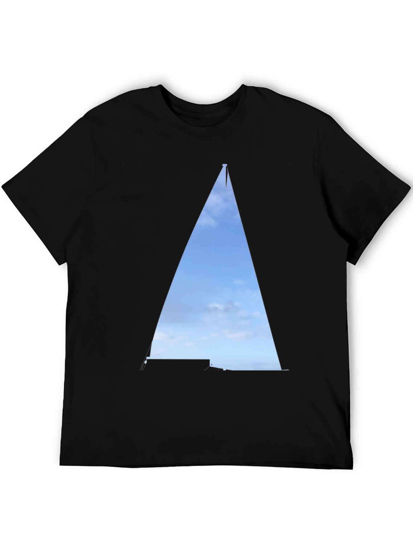 Camiseta Negra con Diseño de Velero Abstracto