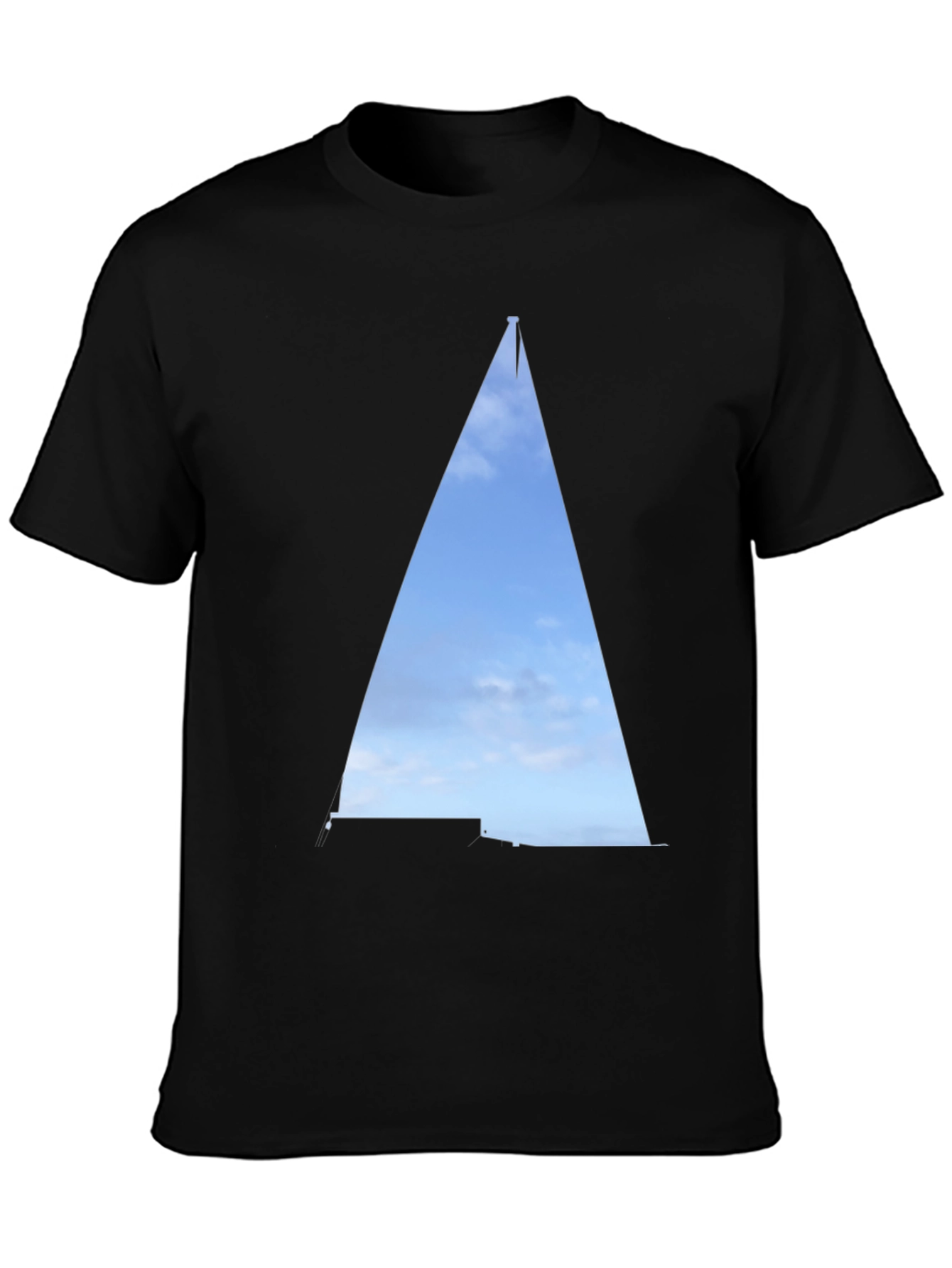 Camiseta Negra con Diseño de Velero Abstracto