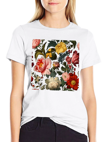 Camiseta Negra con Diseño Floral Clásico