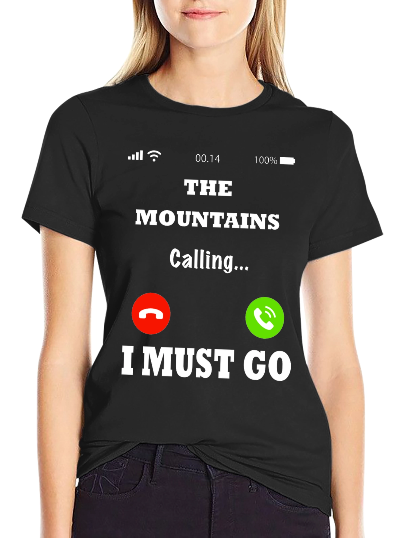 Camiseta Negra The Mountains Are Calling para Aventura