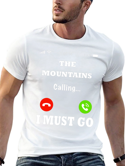 Camiseta Negra The Mountains Are Calling para Aventura