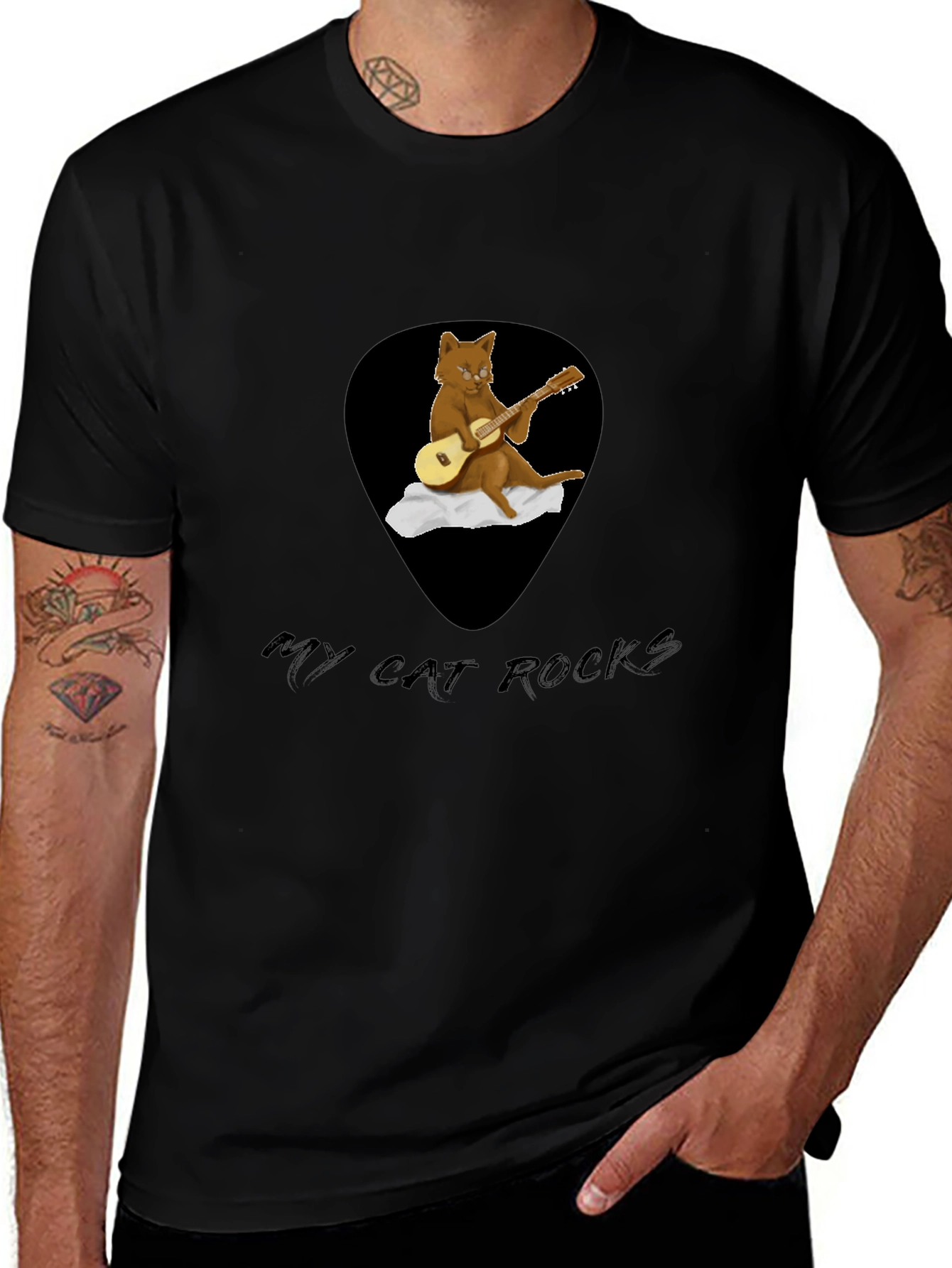 Camiseta Negra con Diseño de Gato Rockero