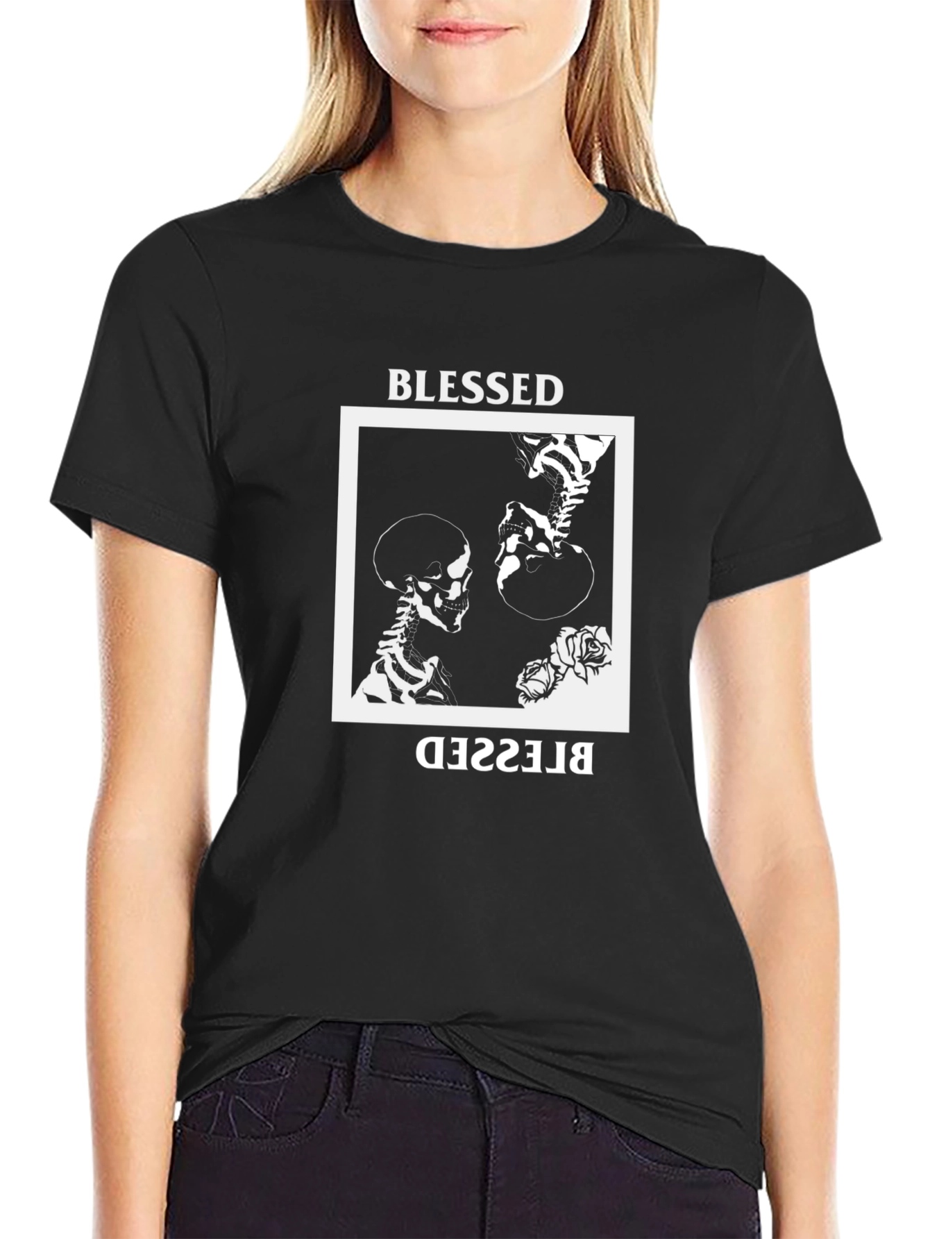 Camiseta Negra con Diseño de Esqueletos Blessed