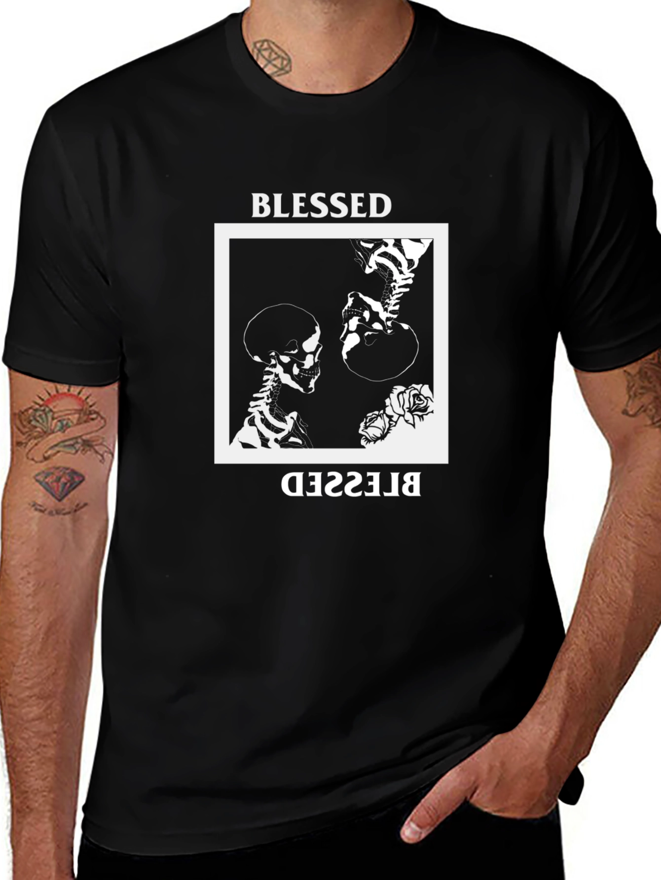 Camiseta Negra con Diseño de Esqueletos Blessed