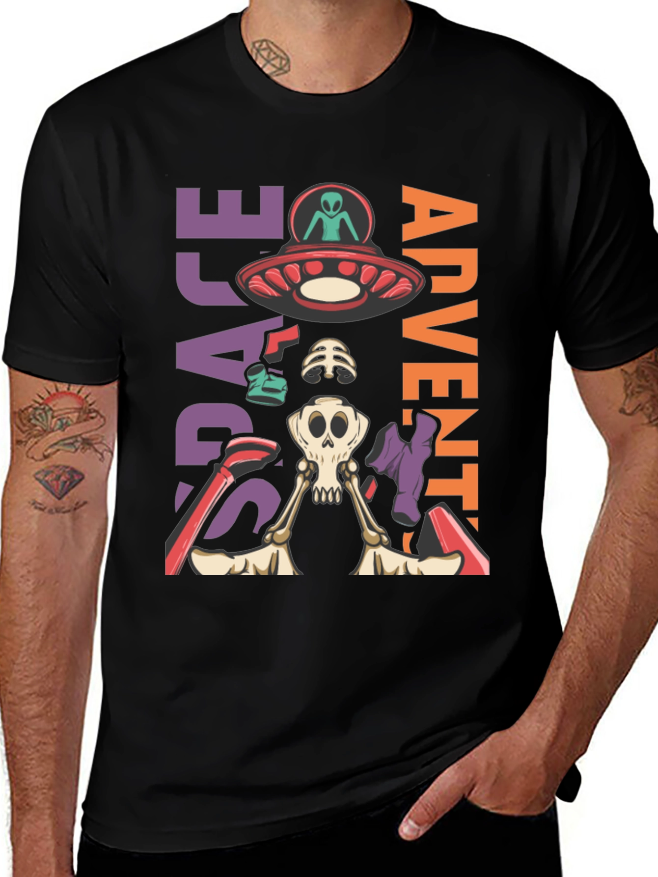 Camiseta Aventura Espacial con Alien y Esqueleto