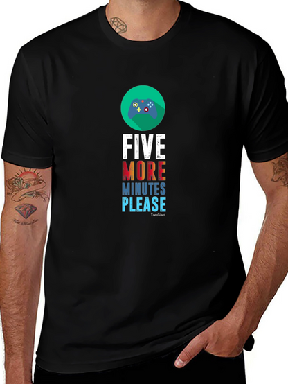 Camiseta Negra Cinco Minutos Más para Gamers