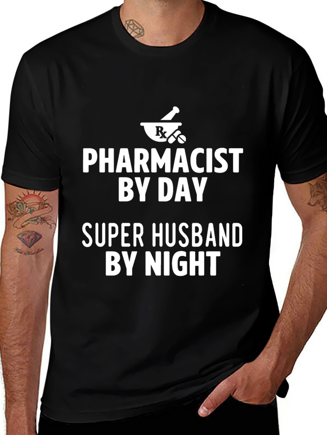 Camiseta Negra: Farmacéutico de Día Super Esposo de Noche