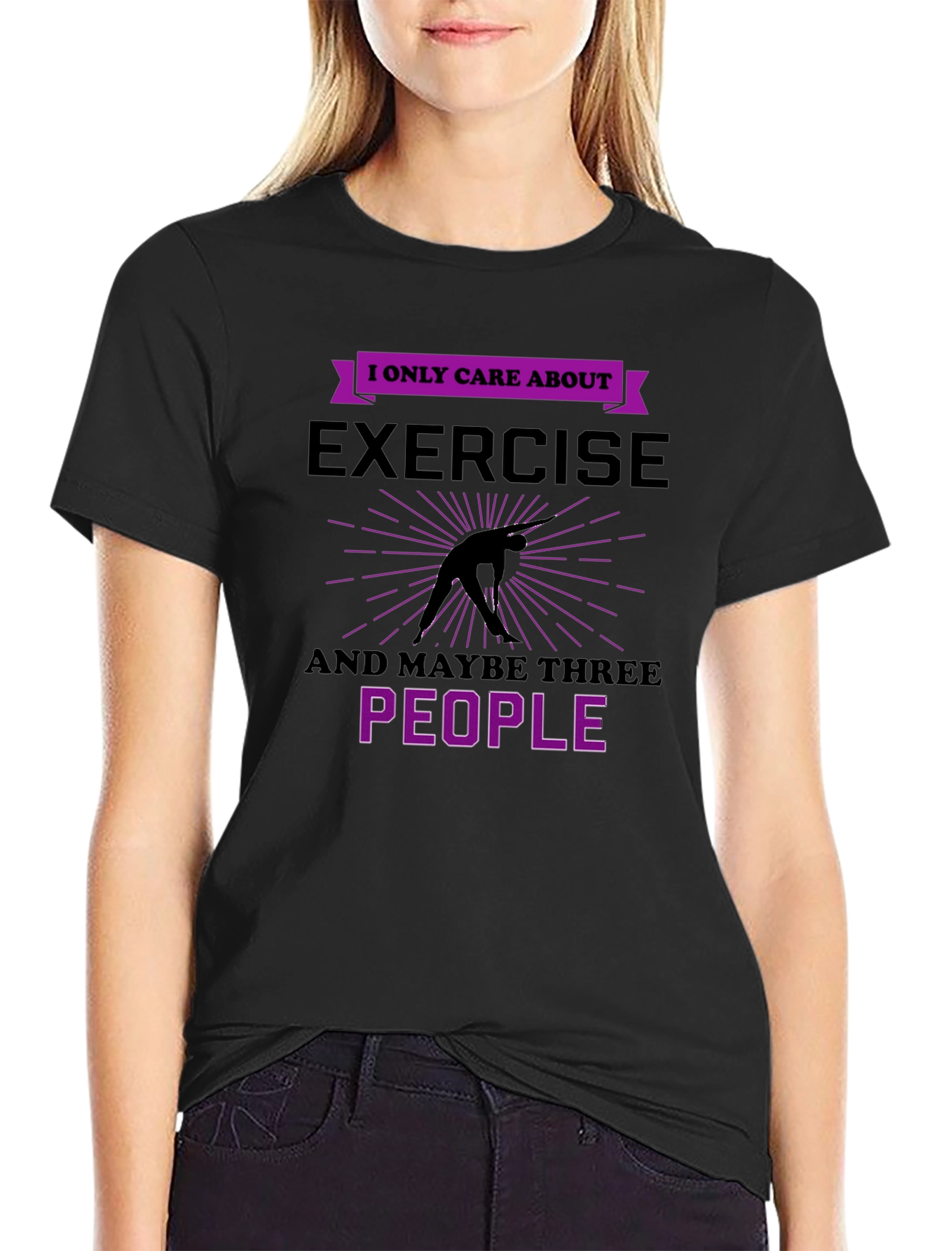 Camiseta Negra: Ejercicio y Tres Personas