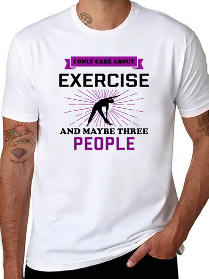 Camiseta Negra: Ejercicio y Tres Personas