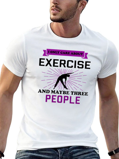 Camiseta Negra: Ejercicio y Tres Personas