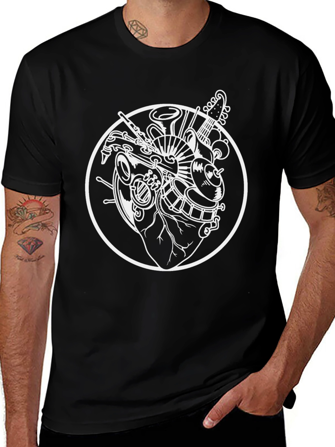 Camiseta Negra Diseño Corazón Musical