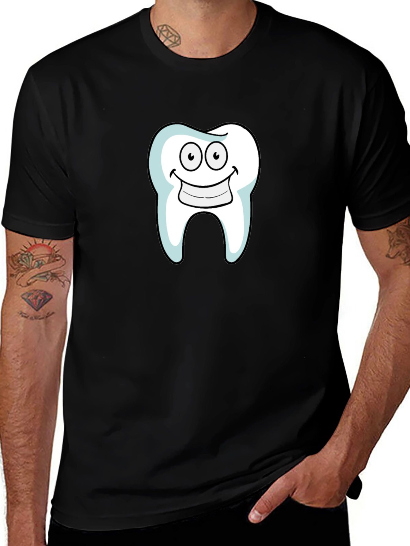 Camiseta Negra con Diseño de Diente Sonriente