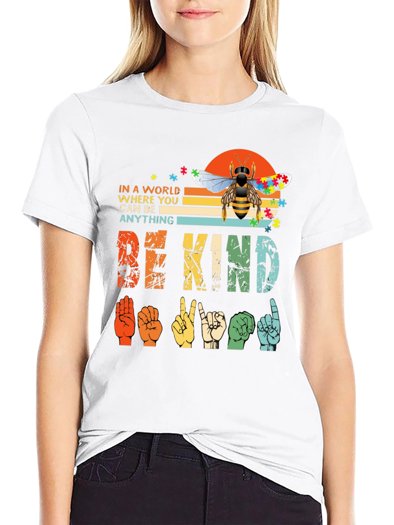 Camiseta Be Kind Lenguaje de Señas y Abeja Autismo