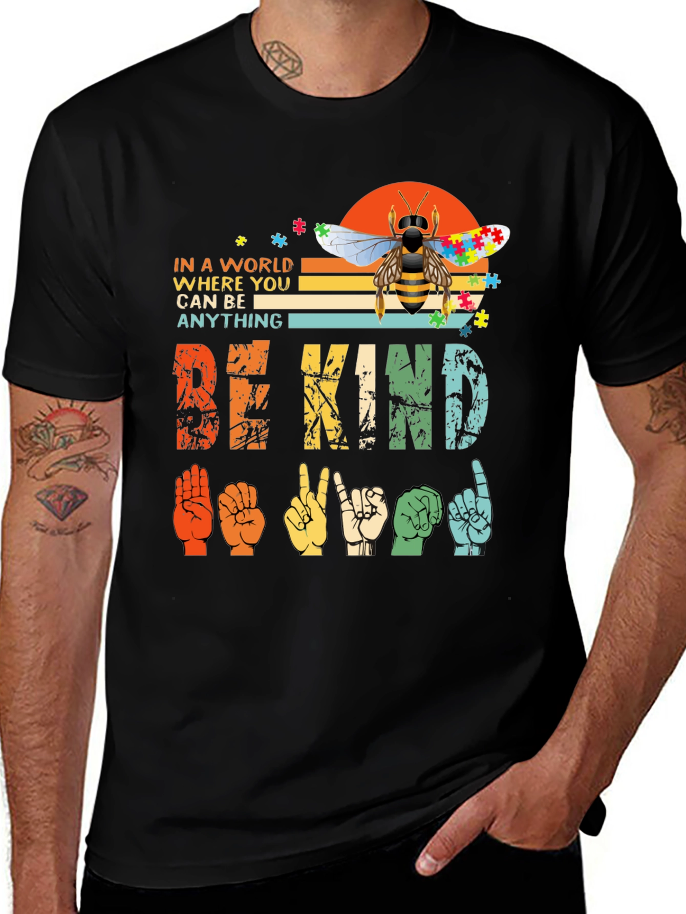 Camiseta Be Kind Lenguaje de Señas y Abeja Autismo