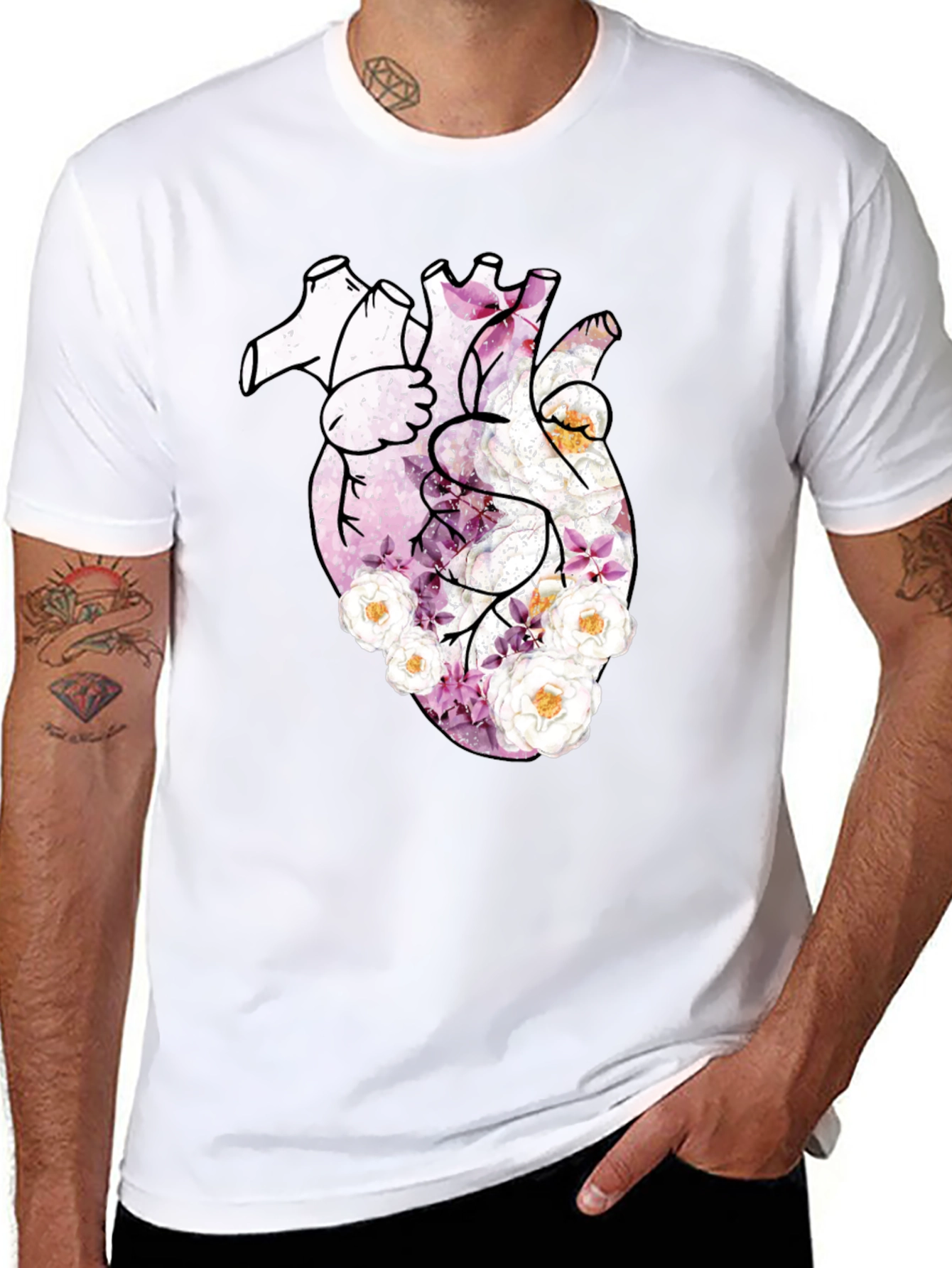 Camiseta Negra con Corazón Floral