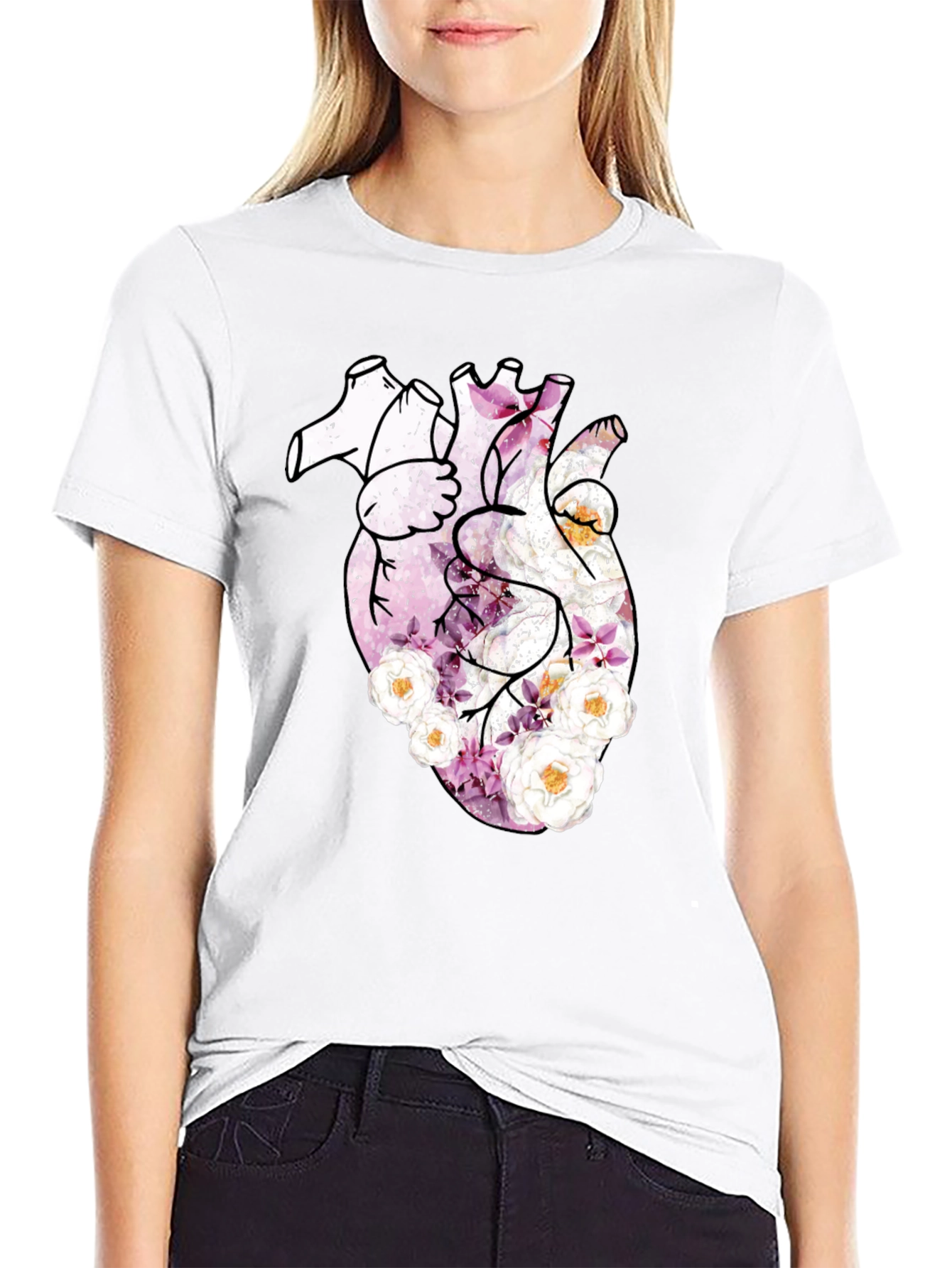 Camiseta Negra con Corazón Floral