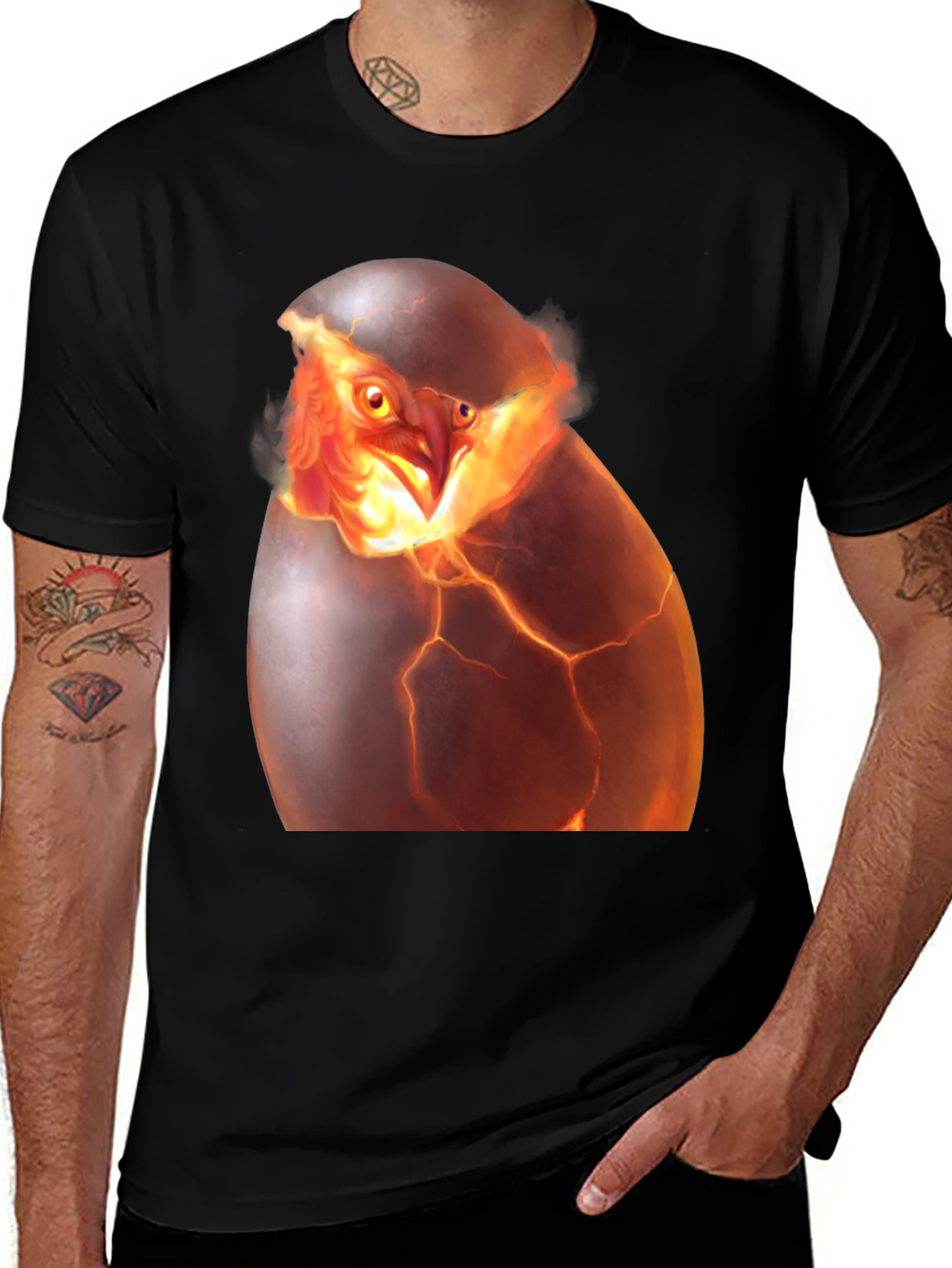 Camiseta Negra con Diseño de Ave Fénix Rompiendo Huevo