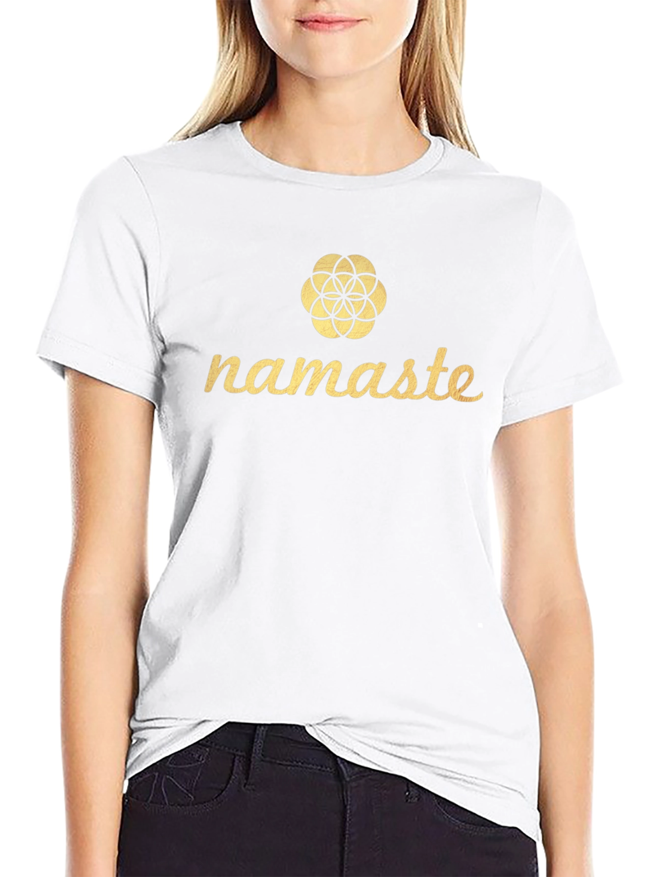 Camiseta Negra Namaste con Diseño Floral Dorado