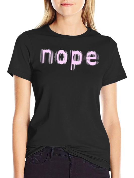 Camiseta Negra con Texto Nope Rosa