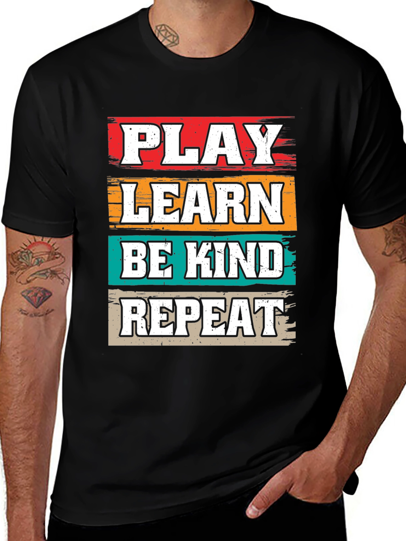 Camiseta Negra con Diseño Juega Aprende Sé Amable Repite