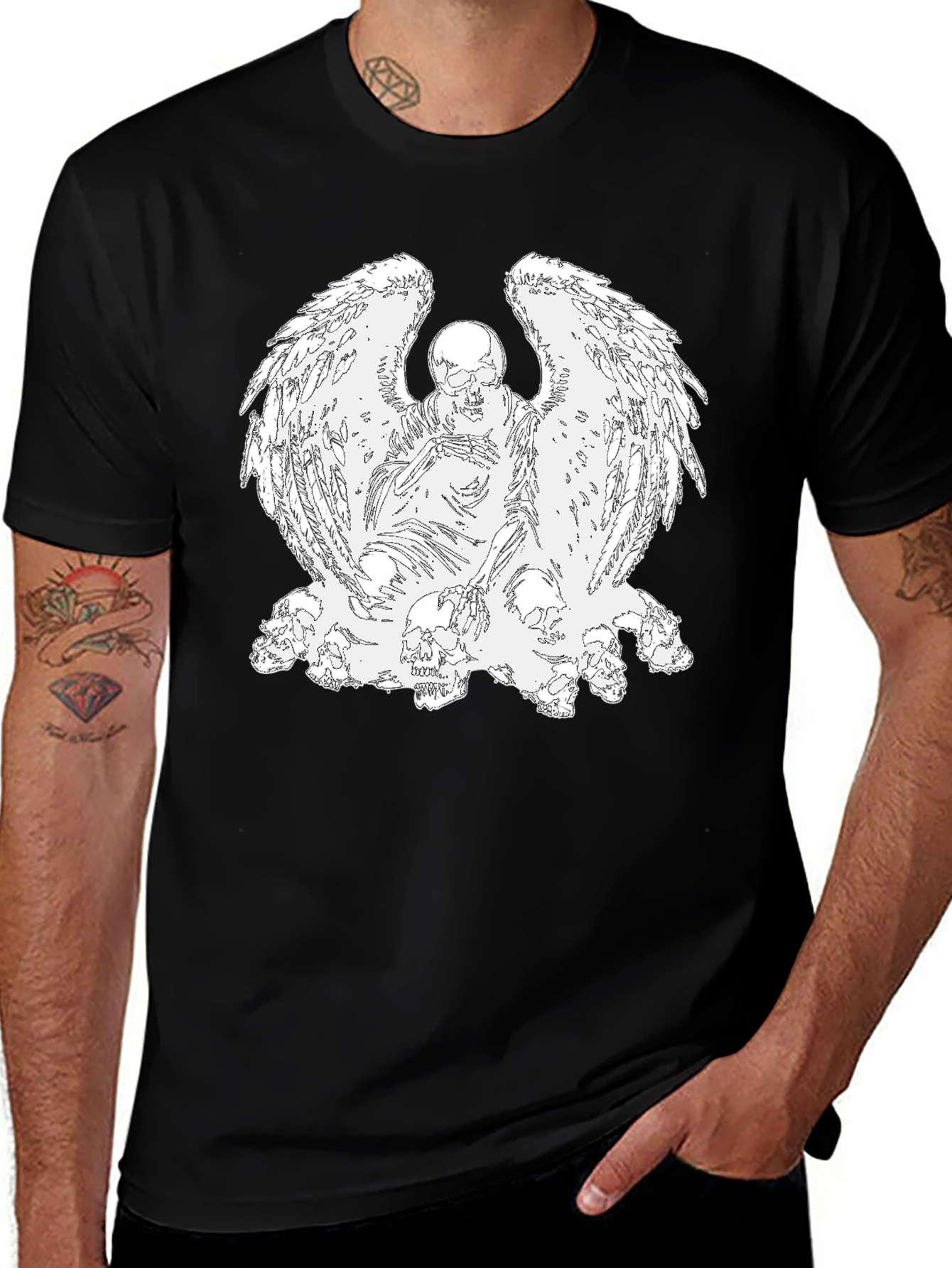 Camiseta Negra con Diseño de Ángel Esquelético