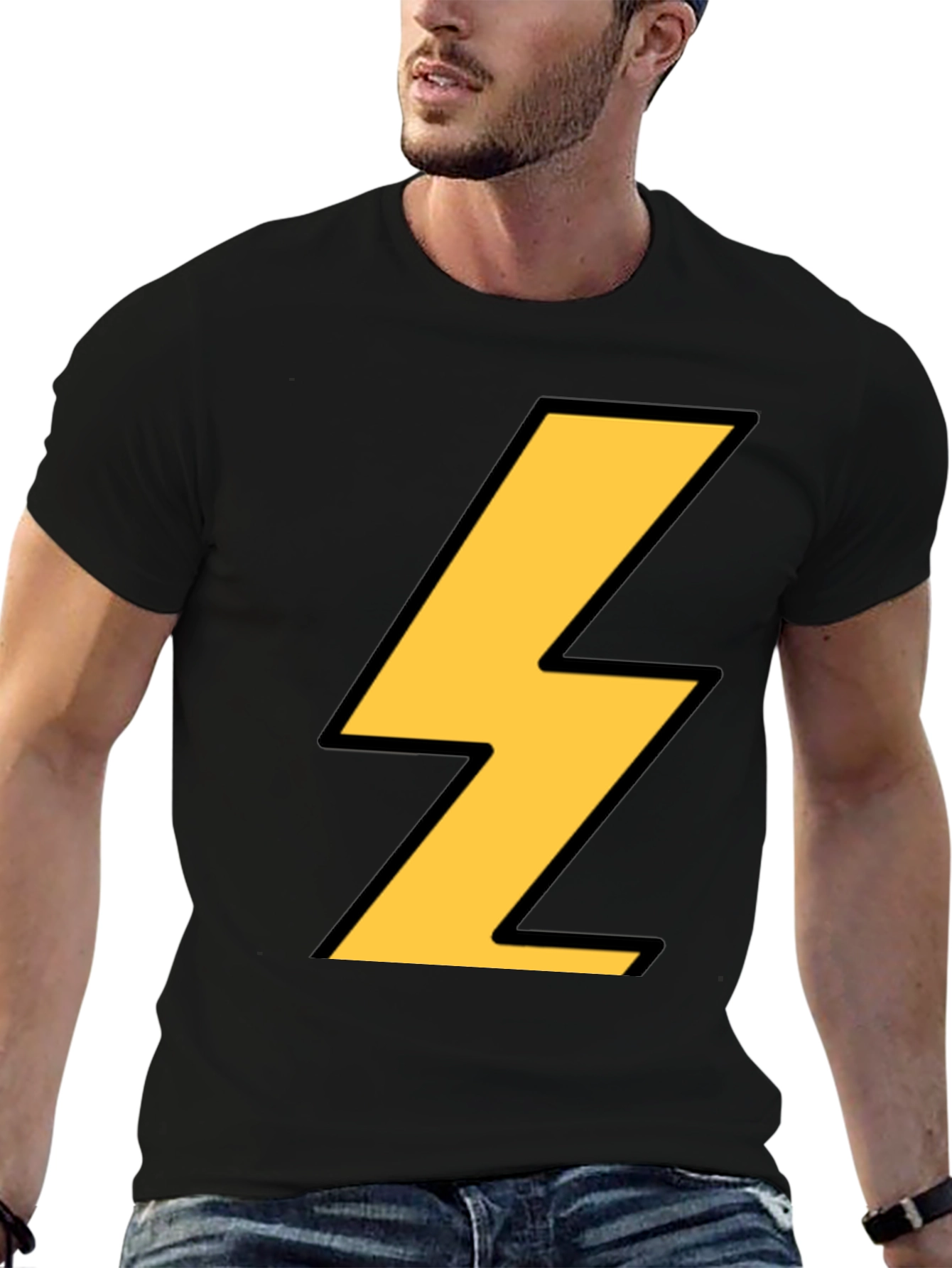 Camiseta Negra con Rayo Amarillo - Estilo Casual