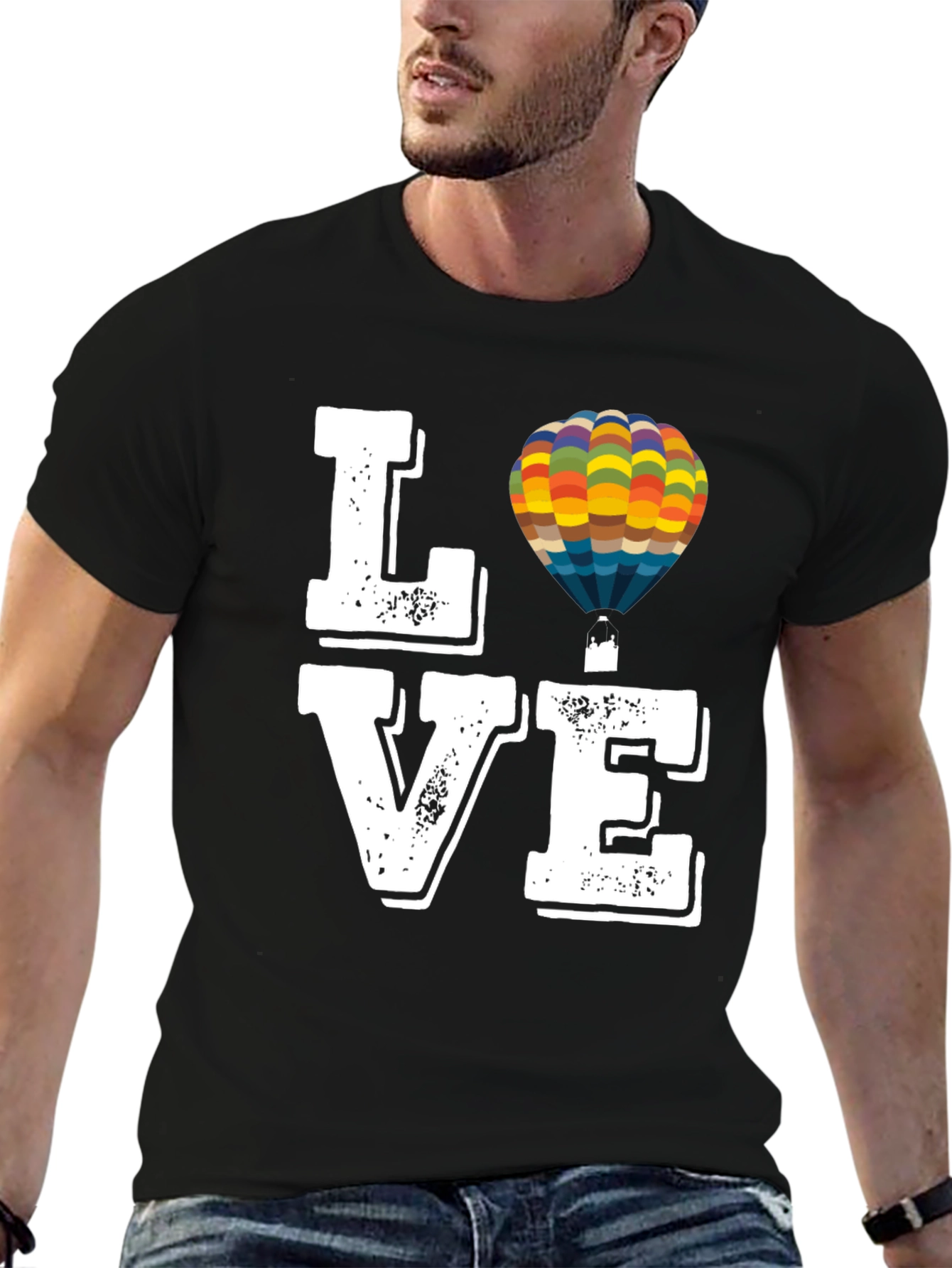 Camiseta Negra con Diseño LOVE y Globo Aerostático