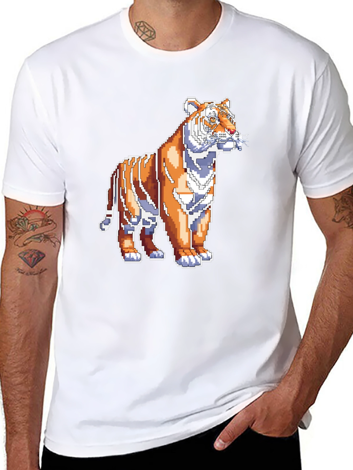 Camiseta Negra con Tigre Pixelado