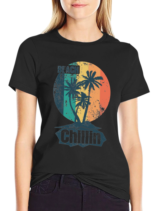 Camiseta Negra Beach Chillin con Diseño Tropical Vintage