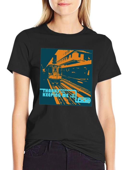 Camiseta Negra con Diseño de Tren Urbano Retro
