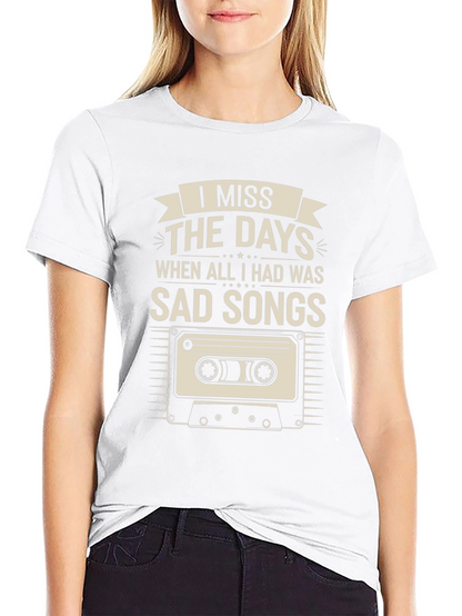 Camiseta Negra Nostálgica: Echo de Menos Canciones Tristes