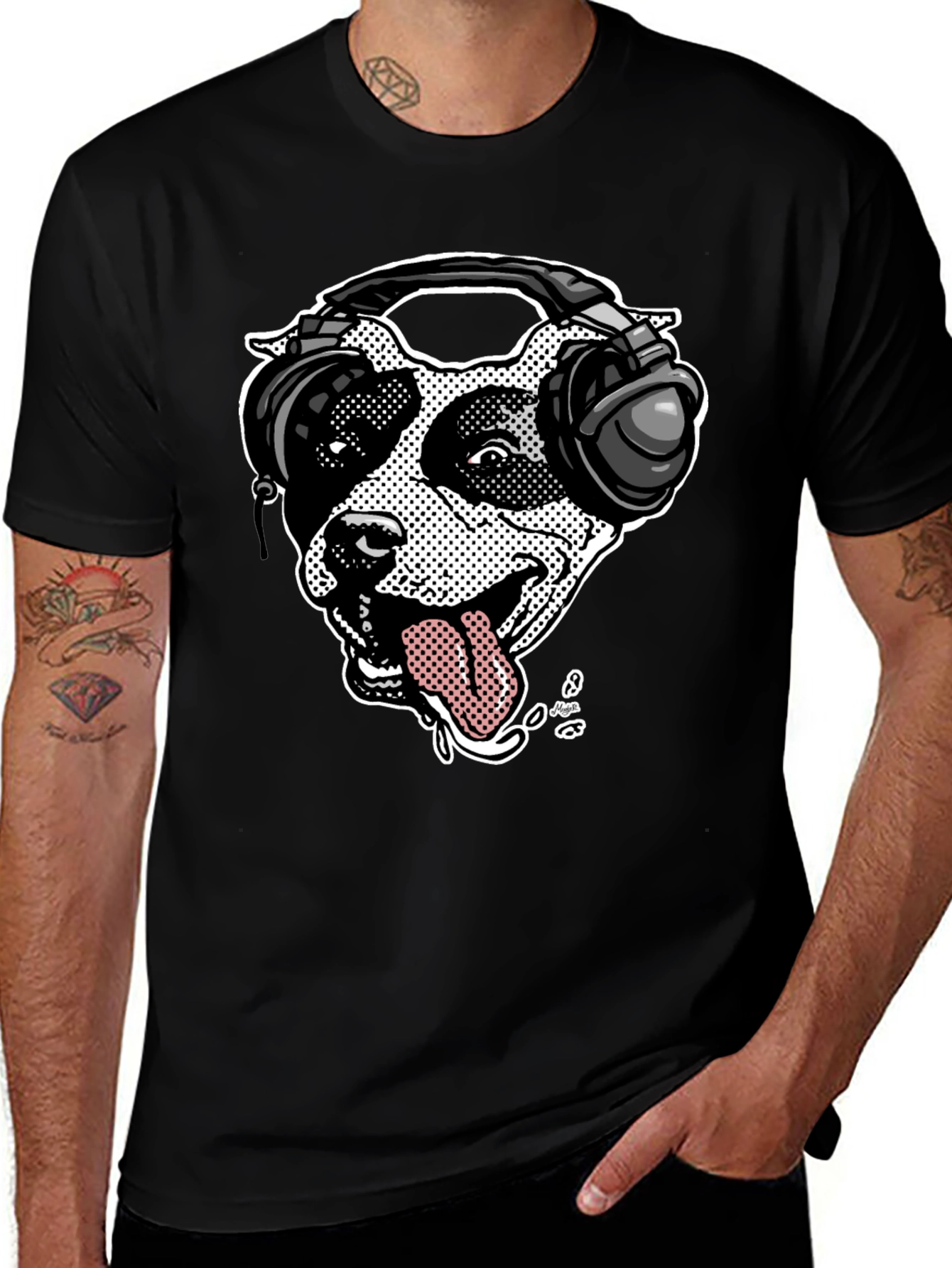 Camiseta Negra con Diseño de Perro DJ