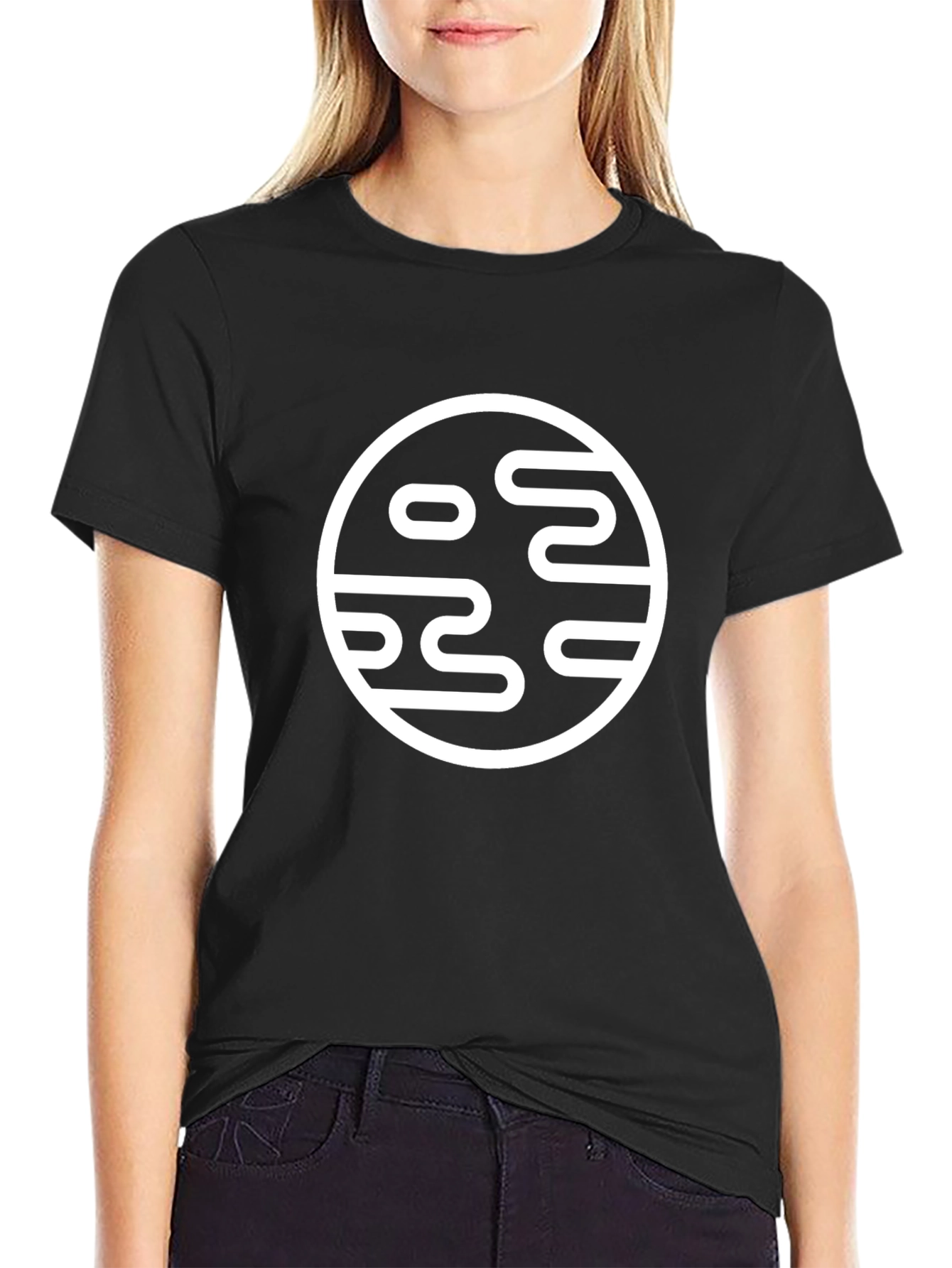 Camiseta Negra con Diseño Circular Abstracto