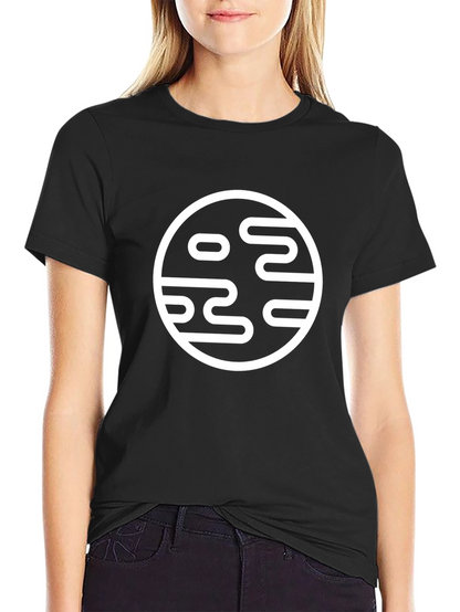 Camiseta Negra con Diseño Circular Abstracto