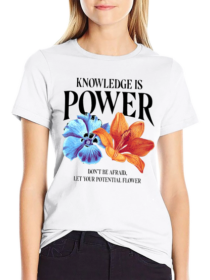 Camiseta Negra Flores: Conocimiento es Poder