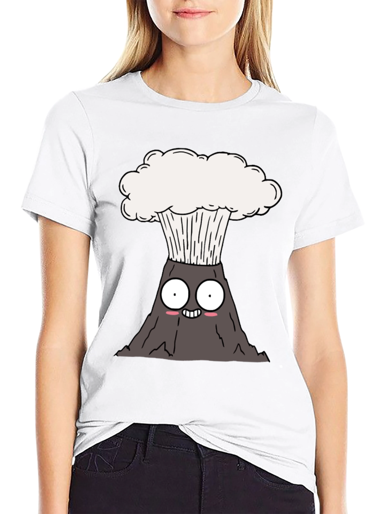 Camiseta Negra con Diseño de Volcán Animado