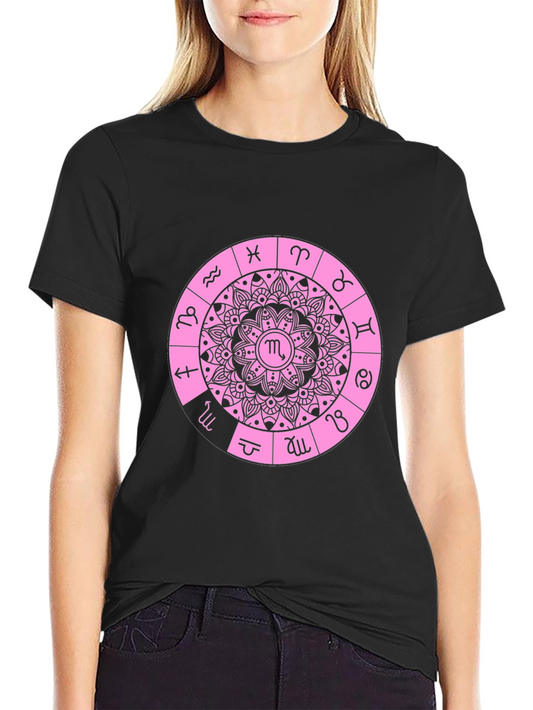 Camiseta Negra con Diseño de Mandala Zodiacal Rosa