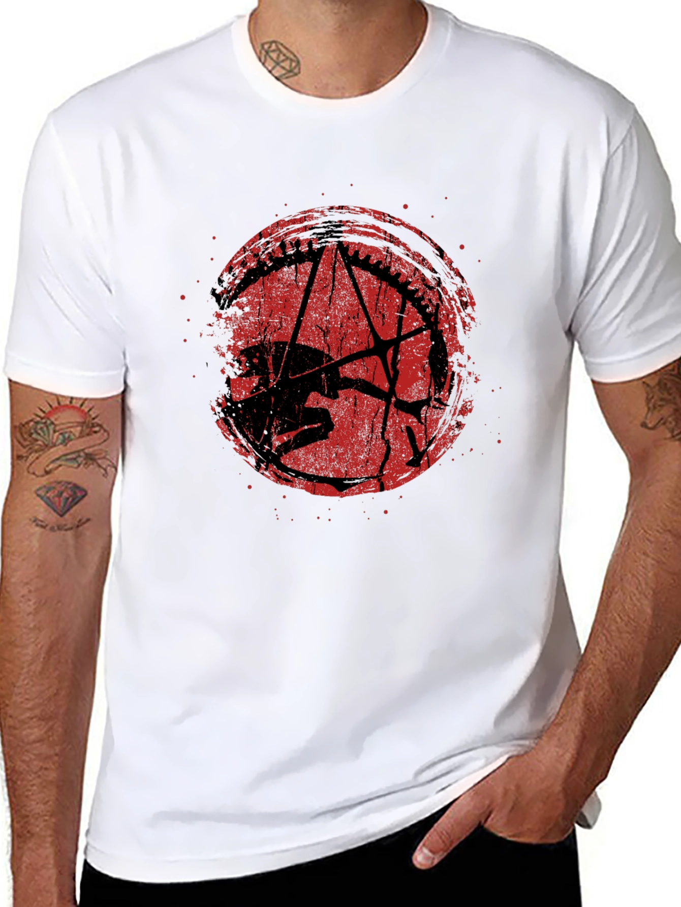 Camiseta Negra Estampado Grunge Rojo