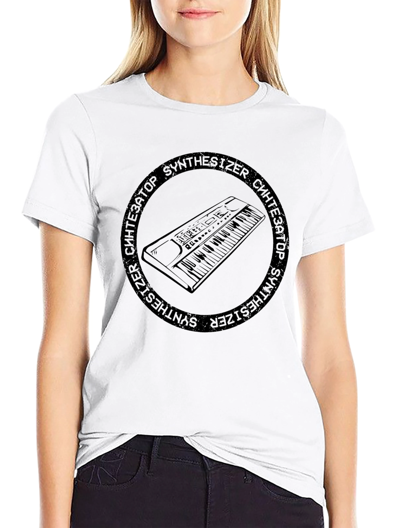 Camiseta Negra Sintetizador Retro