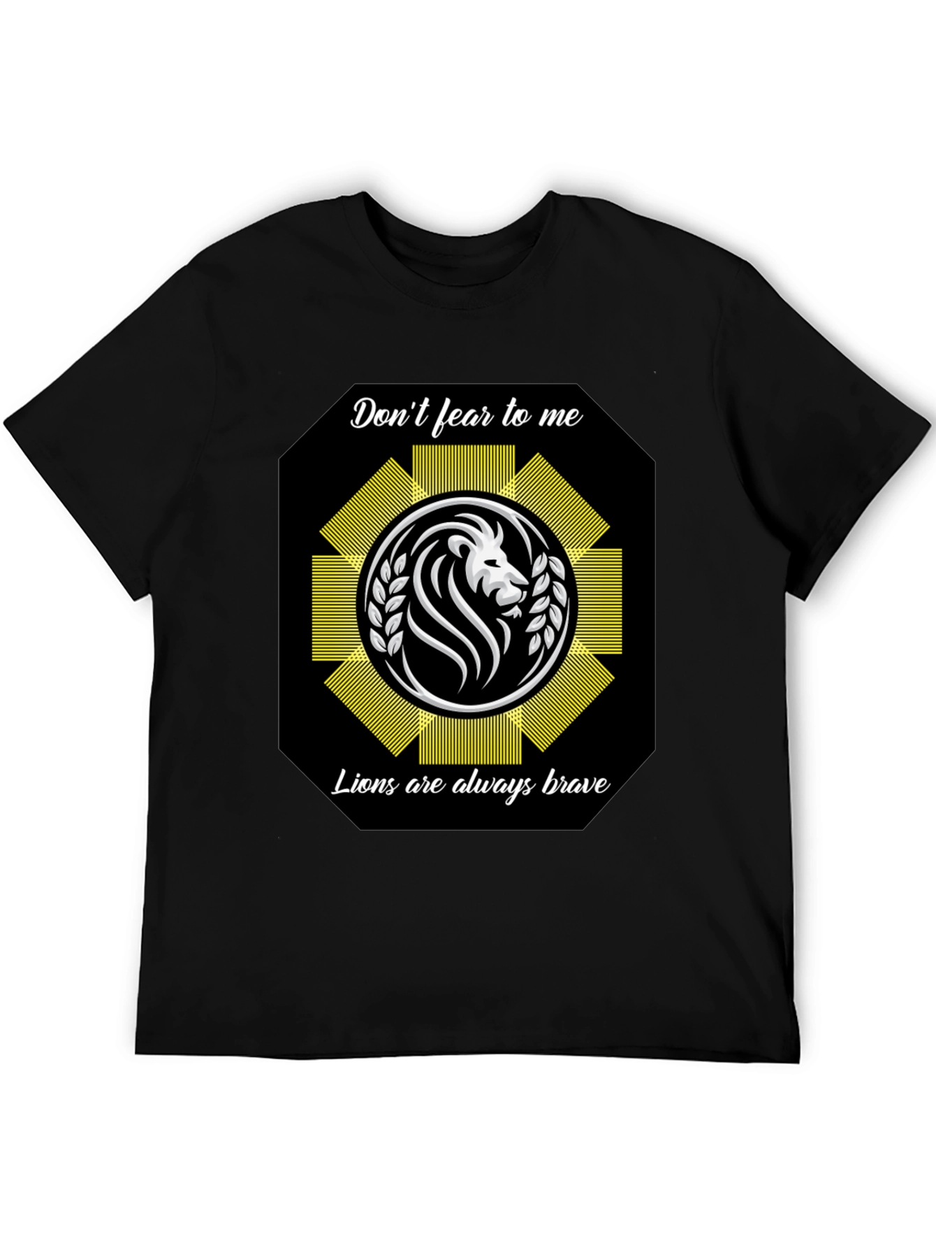 Camiseta Negra con Diseño de León Valiente