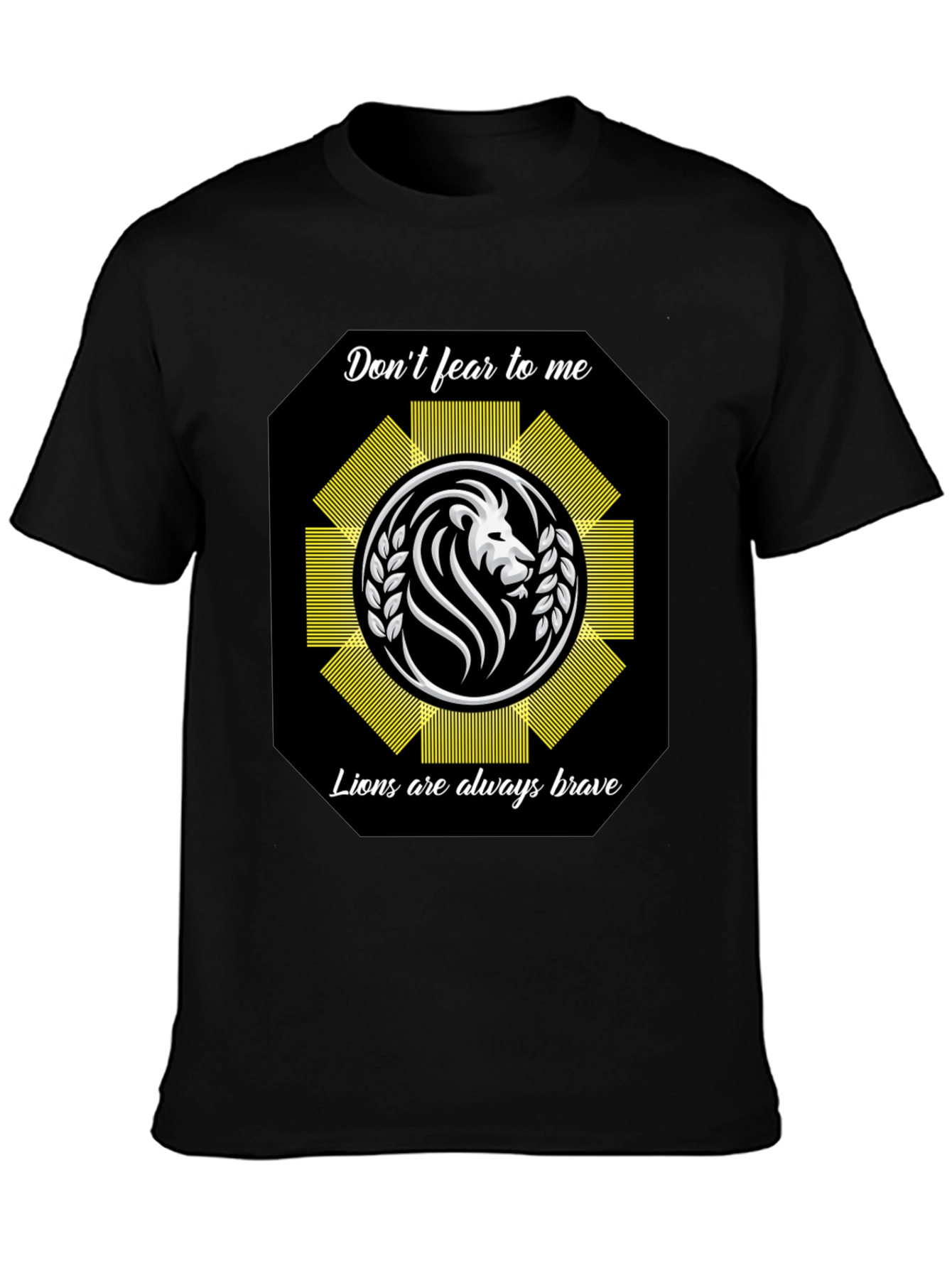 Camiseta Negra con Diseño de León Valiente