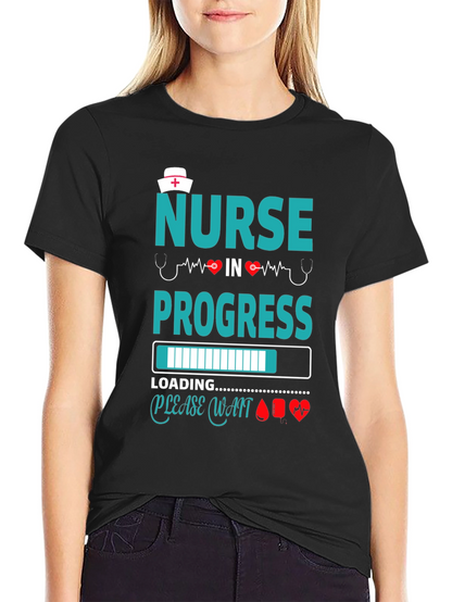 Camiseta Negra: Enfermera en Progreso - Diseño Médico