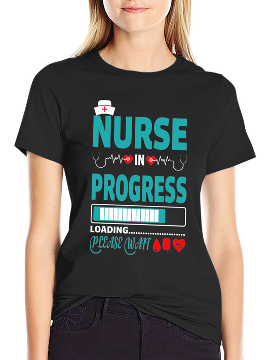 Camiseta Negra: Enfermera en Progreso - Diseño Médico