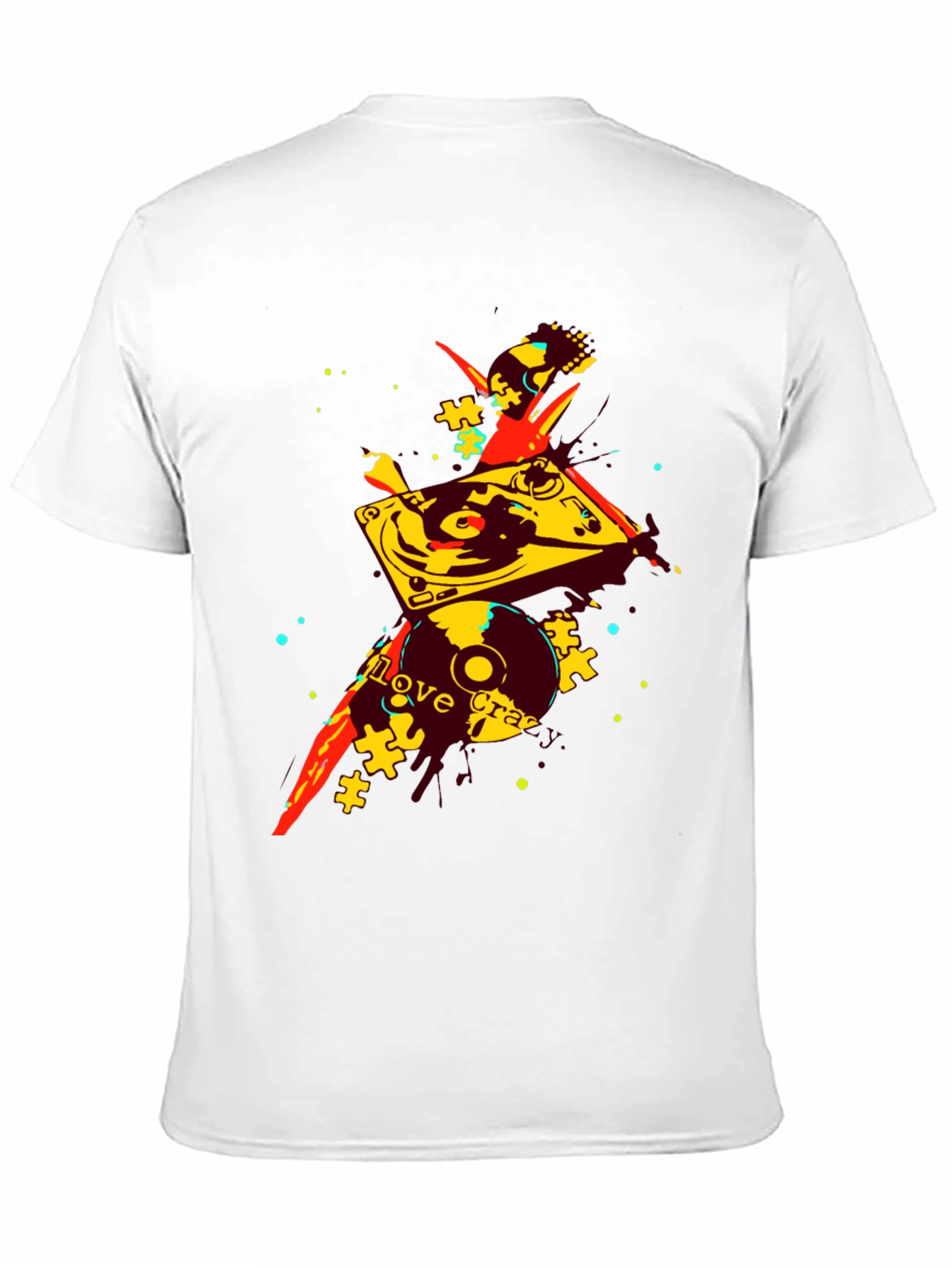 Camiseta Negra con Diseño Abstracto de DJ