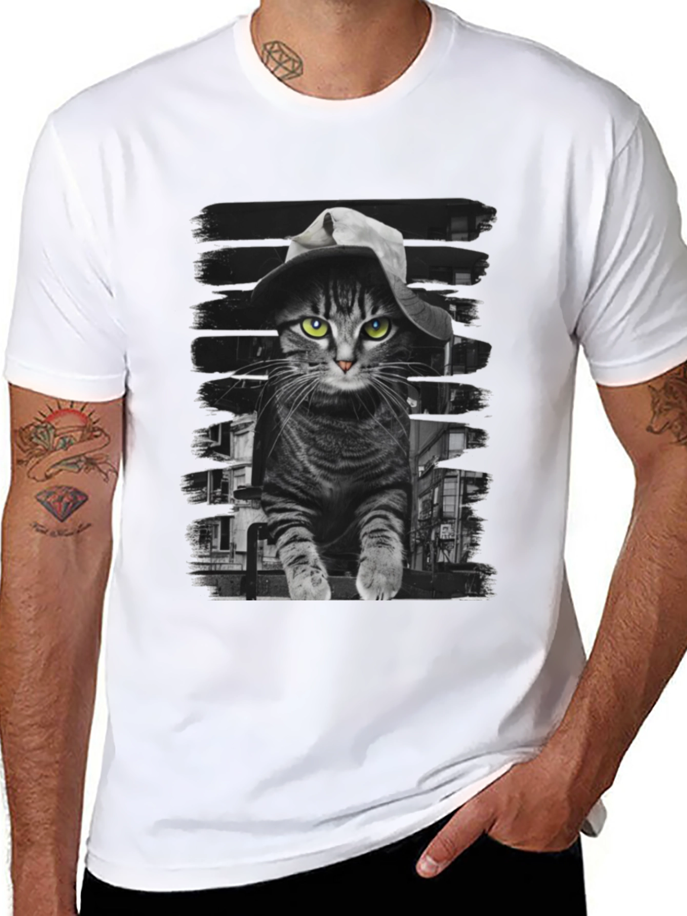 Camiseta Negra con Gato Detective
